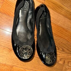 tory burch black flats